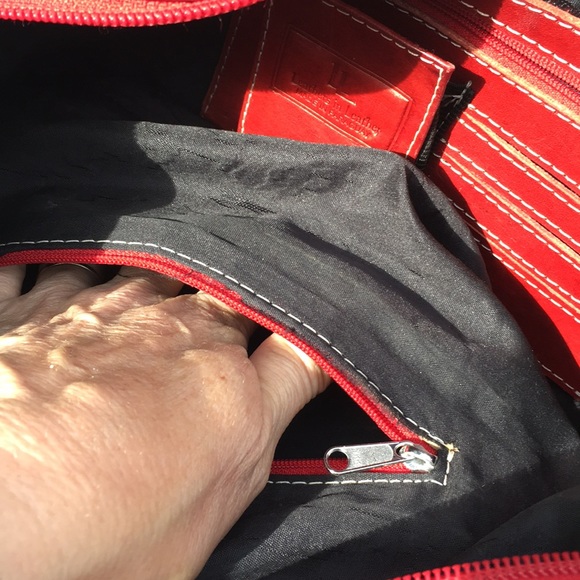 Red leather floral LEADERS IN LEATHER handbag - Picture 10 of 12